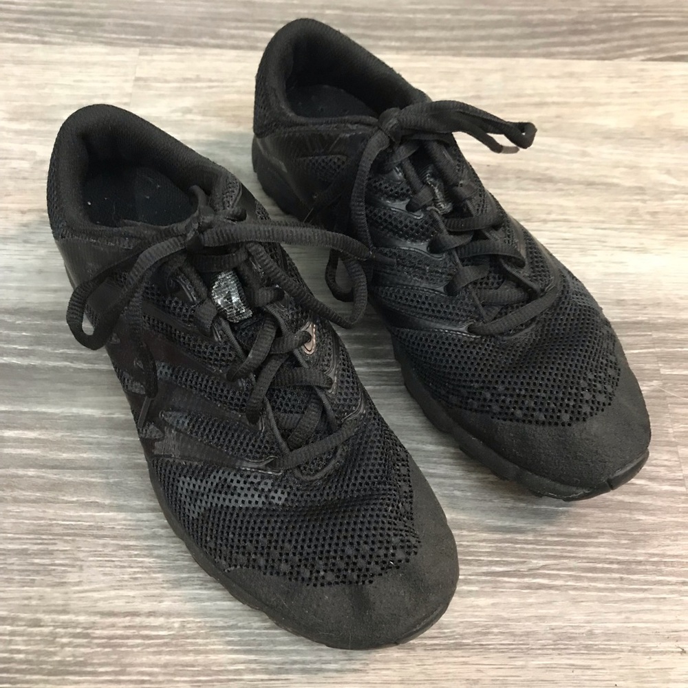 INOV f-Lite 230 Black shoes, size 6. EUC